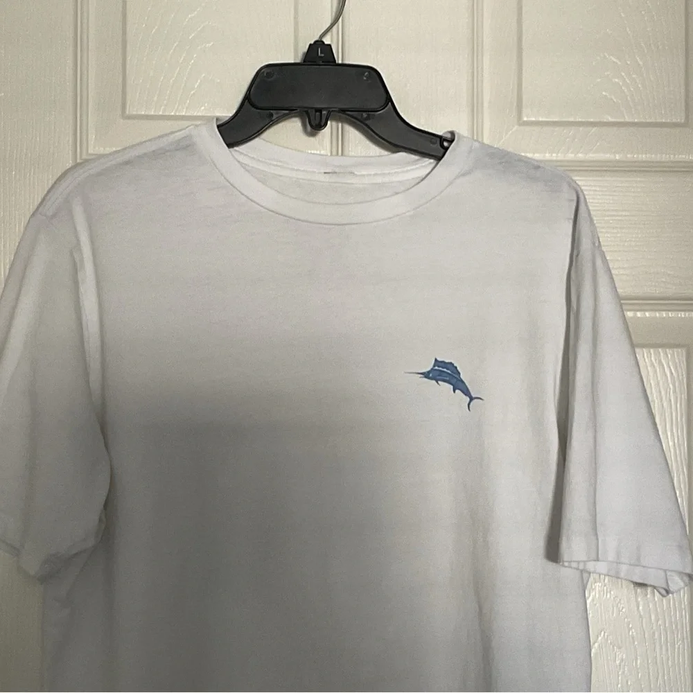 Tommy Bahama Tee Shirt Men’s Graphic Shake Well Hawaii Surf White S
